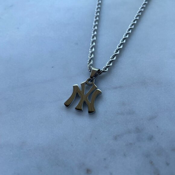 New York Yankees Necklace - Rope Chain - NY - MLB Baseball - 20" Silver Chain - Picture 2 of 3